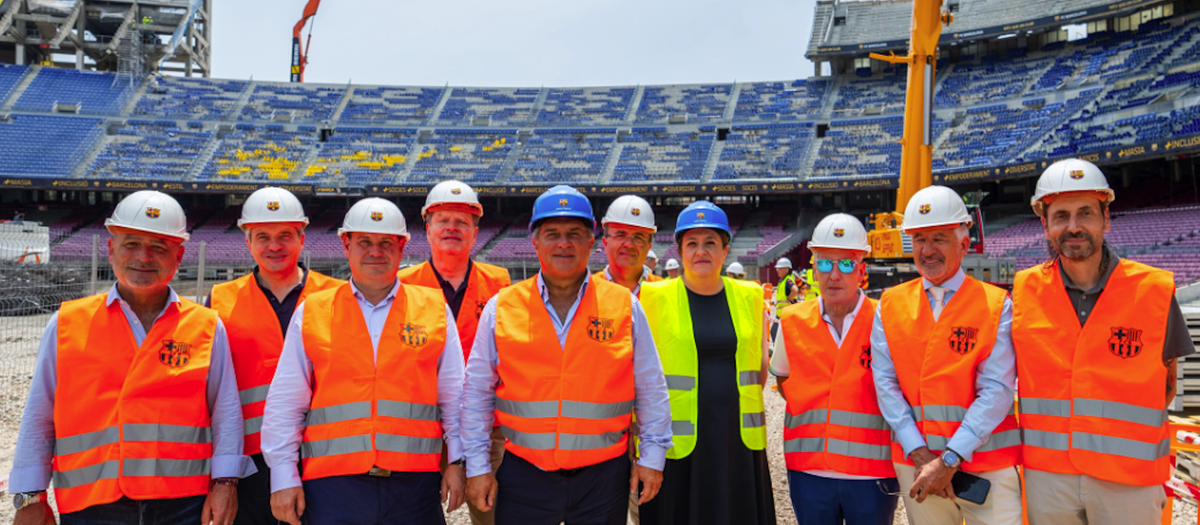 Joan Laporta and the Board of Directors visit the Spotify Camp Nou works