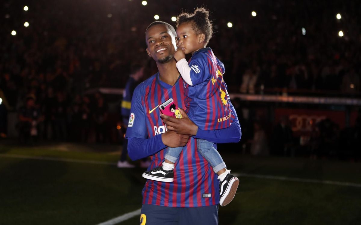 Vidéo - Les enfants des joueurs fêtent les champions et le départ d'Iniesta